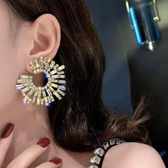 Crystal Statement Earrings - Picture 4 of 4